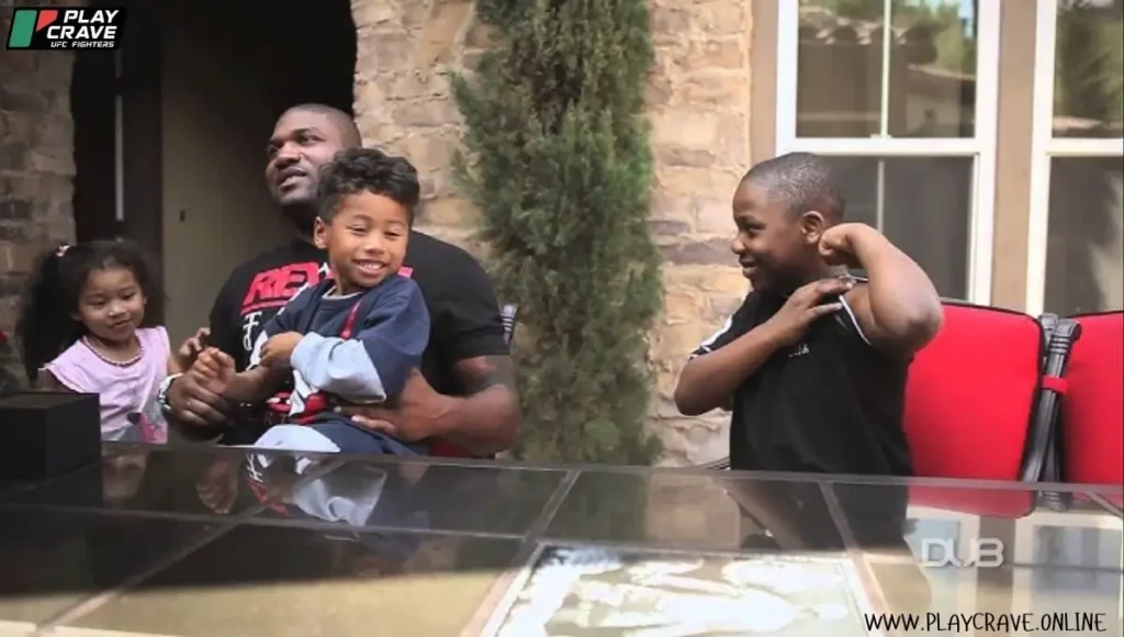 Rampage Jackson group photo with his family